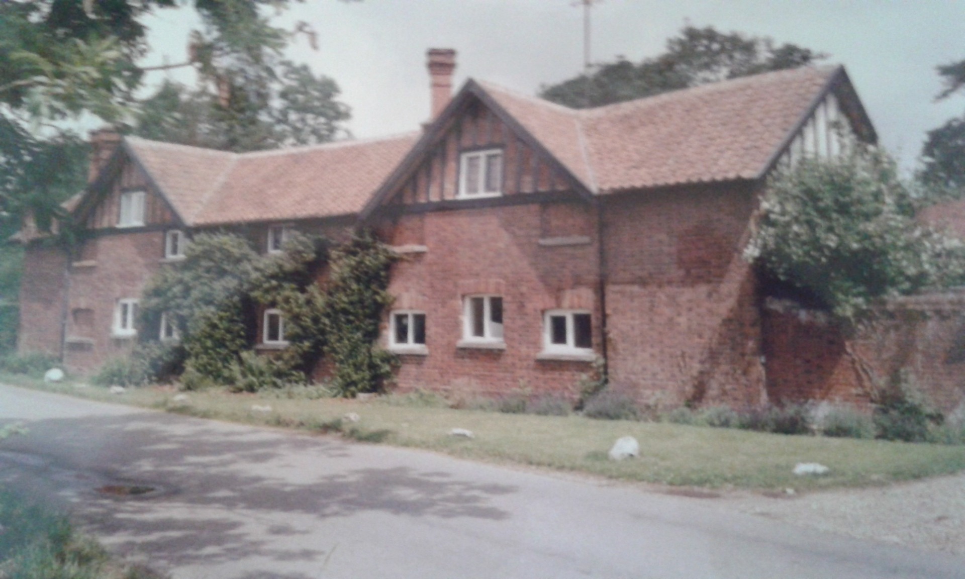 The Malthouse, Low Road