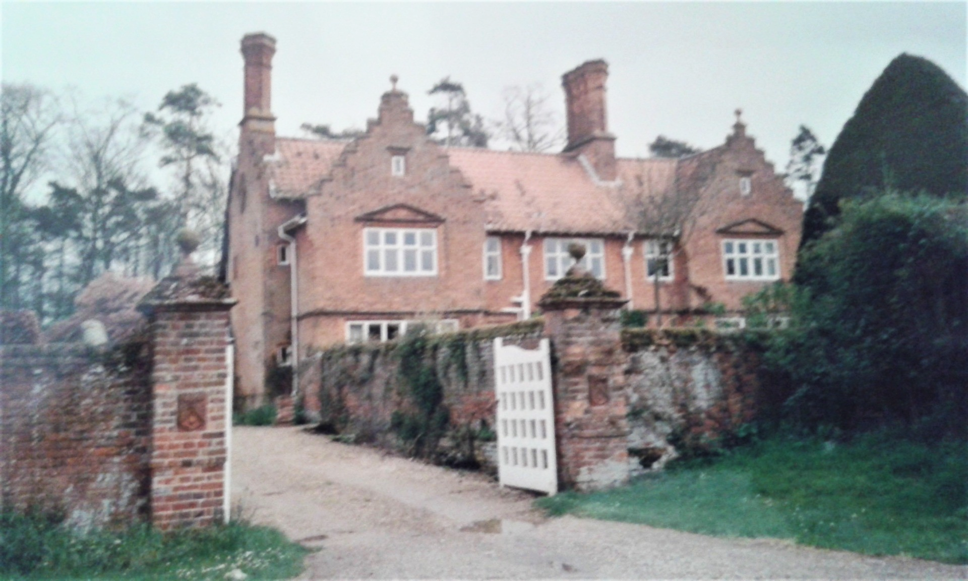 Tasburgh Grange, Low Road